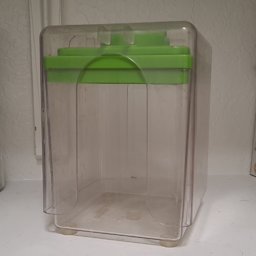 Green and Clear Fruit/Vegetable Chopper